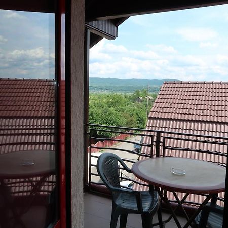 Pensiunea Arthur Râmnicu Vâlcea Exterior foto
