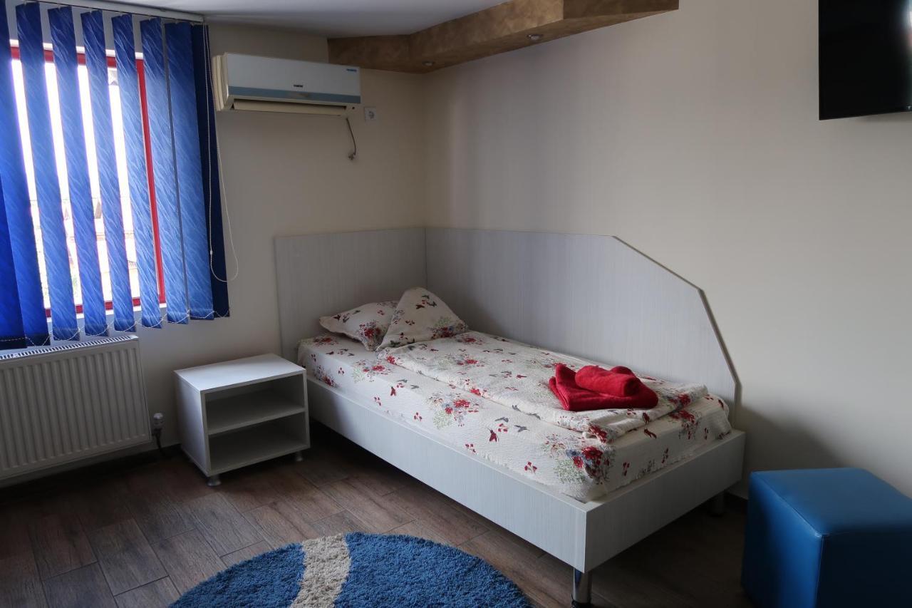Pensiunea Arthur Râmnicu Vâlcea Exterior foto